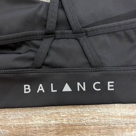 Balance Athletica The Lux Form Sports Bra Small Black V-Neck Outdoor Activewear - Picture 3 of 4
